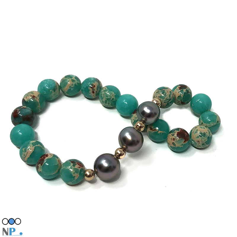 Jaspe sediments de la mer verte montées en bracelet sur élastique avec Perles de Tahiti AAA et Billes Or 18 ou 10 k.